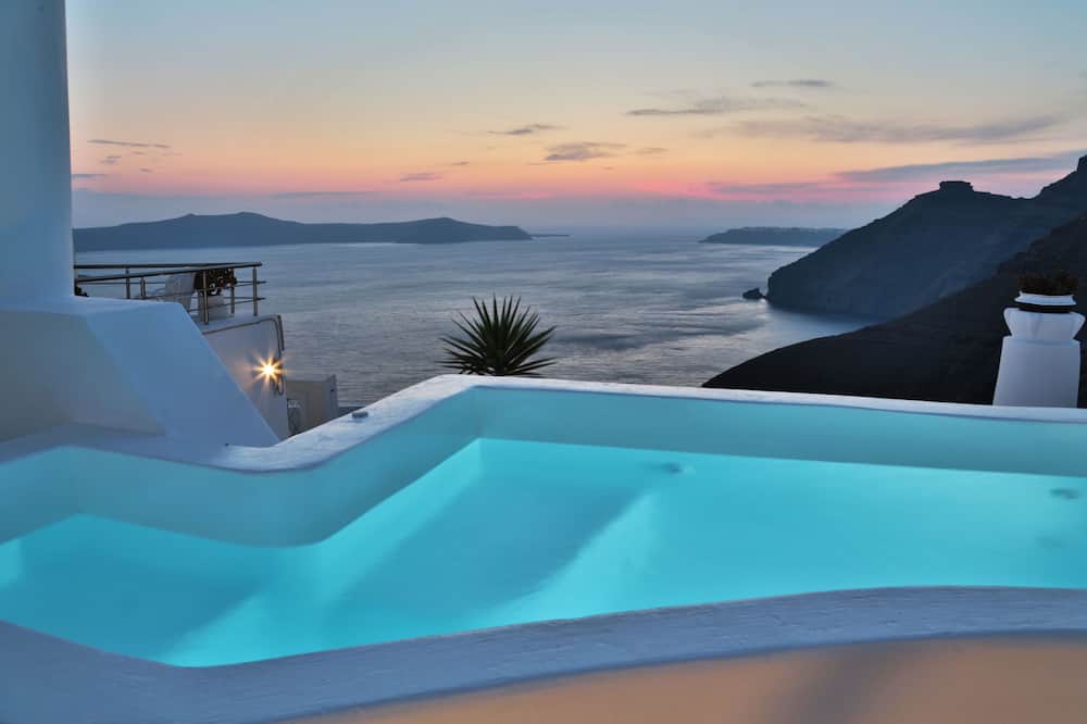 Trieris Villa & Suites