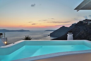 Executive Villa, 3 Bedrooms, Hot Tub, Sea View | Private spa tub - Trieris Villa & Suites (Santorini)