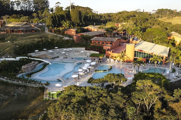 Indoor pool, 3 outdoor pools, pool umbrellas, pool loungers