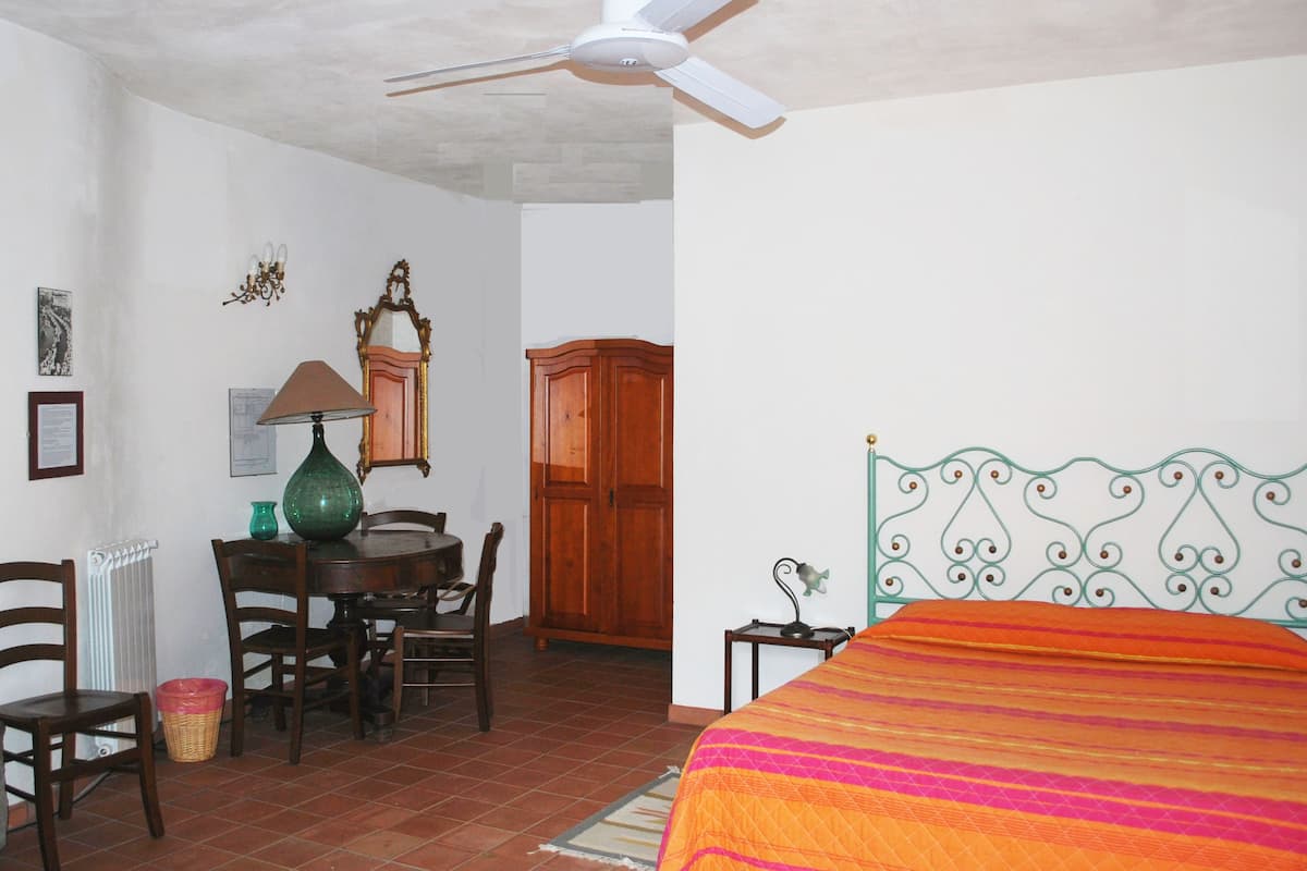 Triple Room (Buganvillea) | Premium bedding, desk, bed sheets