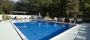 Outdoor pool - Footbridge North Hotel (Wells)