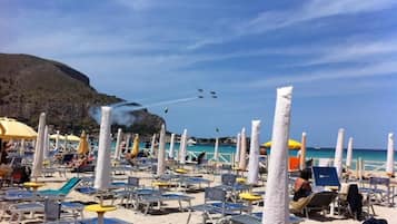 In Strandnähe, weißer Sandstrand, Shuttle zum Strand