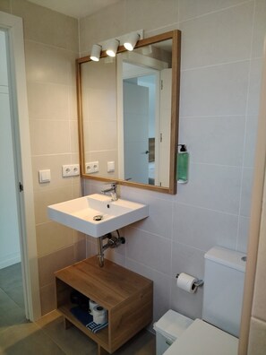 Apartment, 1 Queen Bed with Sofa bed | Bathroom