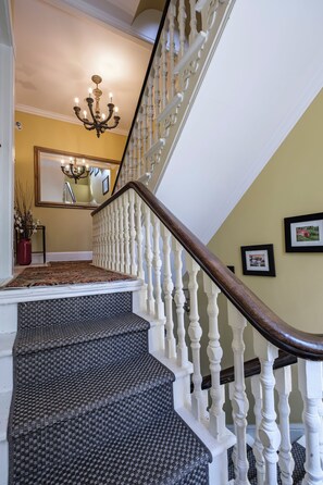 Interior detail - The Elizabeth Manor Guesthouse (St. John's)