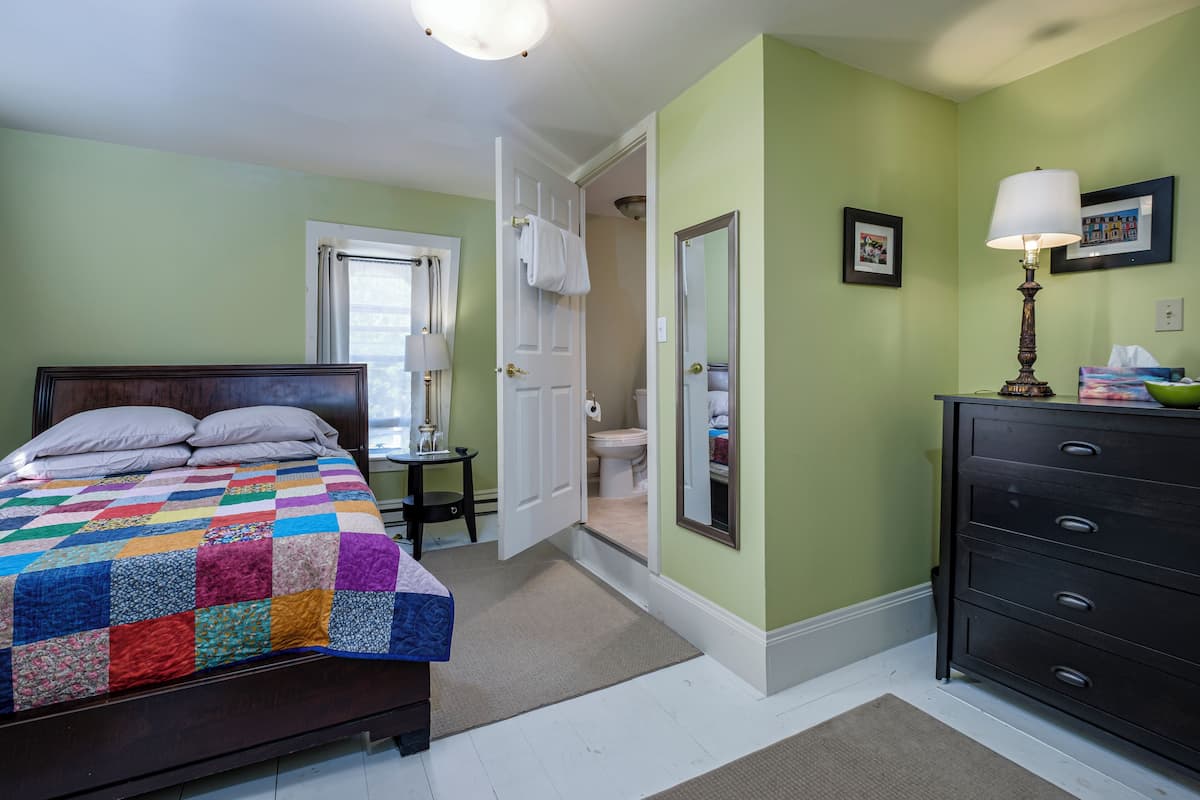 1 bedroom, premium bedding, individually decorated