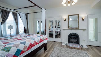 Suite Prestige, 1 grand lit, baignoire à jets | Literie de qualité, décor unique, ameublement unique