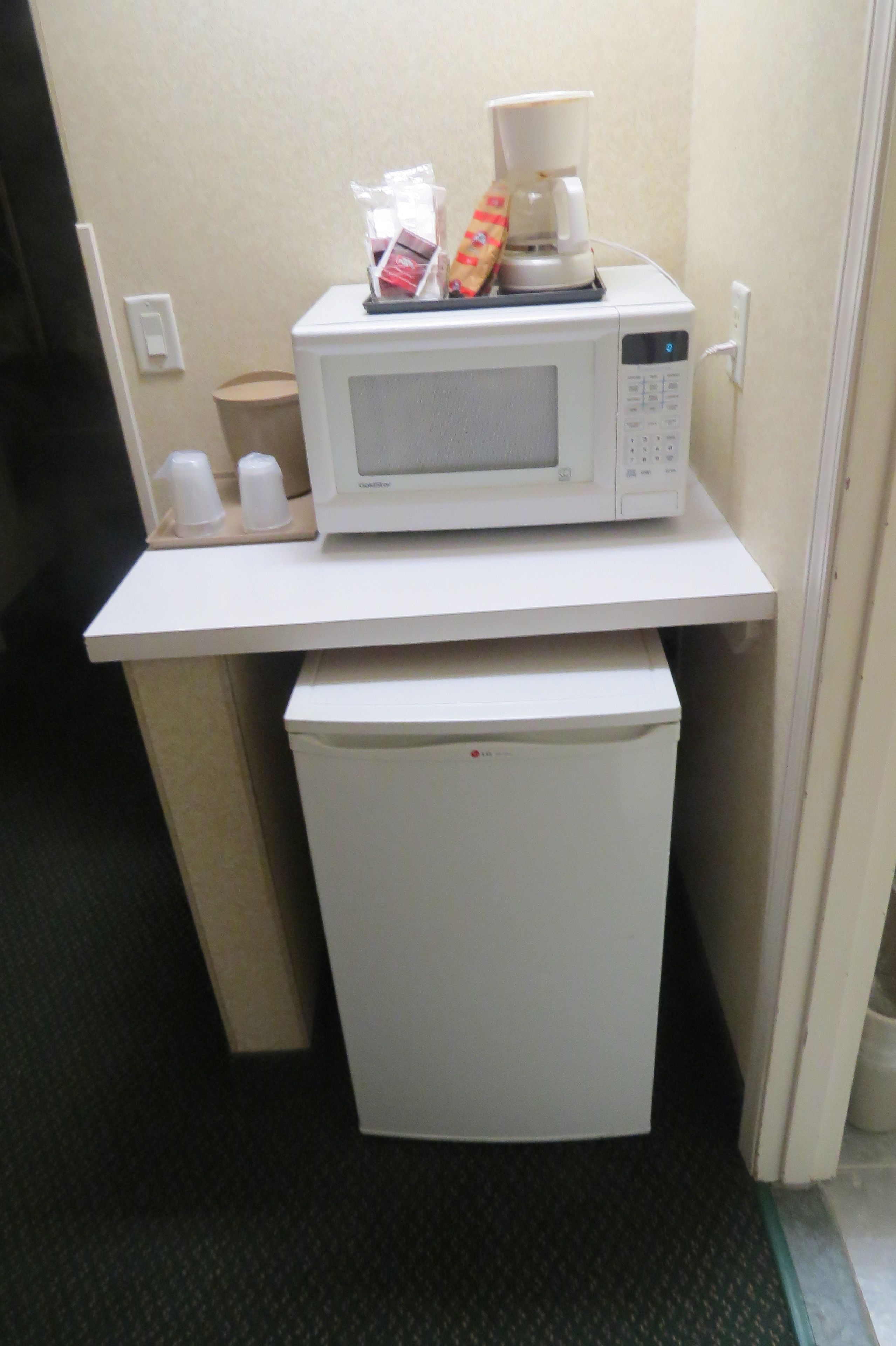 king room | desk, blackout curtains, iron/ironing board, free wifi