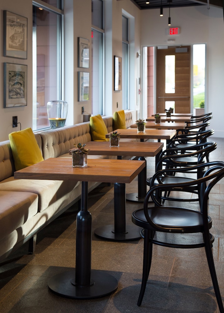 250 Main Hotel by null