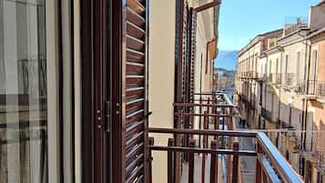 Panoramic Room, 3 Twin Beds, Balcony, City View | Balcony view