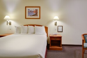 Desk, iron/ironing board, free WiFi, bed sheets - Vagabond Inn Hacienda Heights (Hacienda Heights)