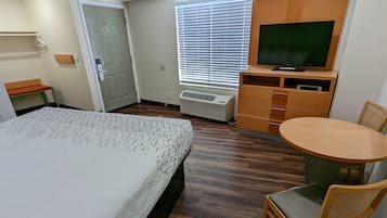 Suite with 1 King bed - Non Smoking | Wifi gratis y ropa de cama