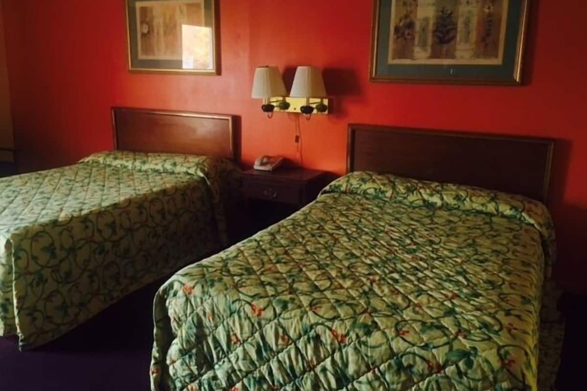 Room, 2 Double Beds | Free WiFi, bed sheets