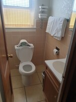 Standard Room, 2 Queen Beds (Pet-Friendly) | Bathroom | Towels