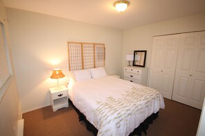 4-Plex Suite (No Pets) | Free WiFi, bed sheets