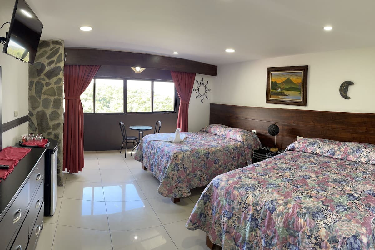 Chambre Double, salle de bains privée