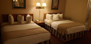 Standard Room, 2 Queen Beds | Deep soaking bathtub - Cortez Cozy Inn (Cortez)