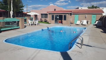 Sæsonbestemt udendørs pool