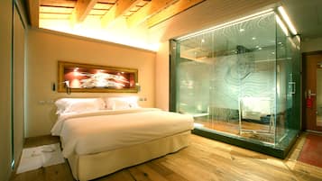 Free minibar, in-room safe, iron/ironing board, rollaway beds