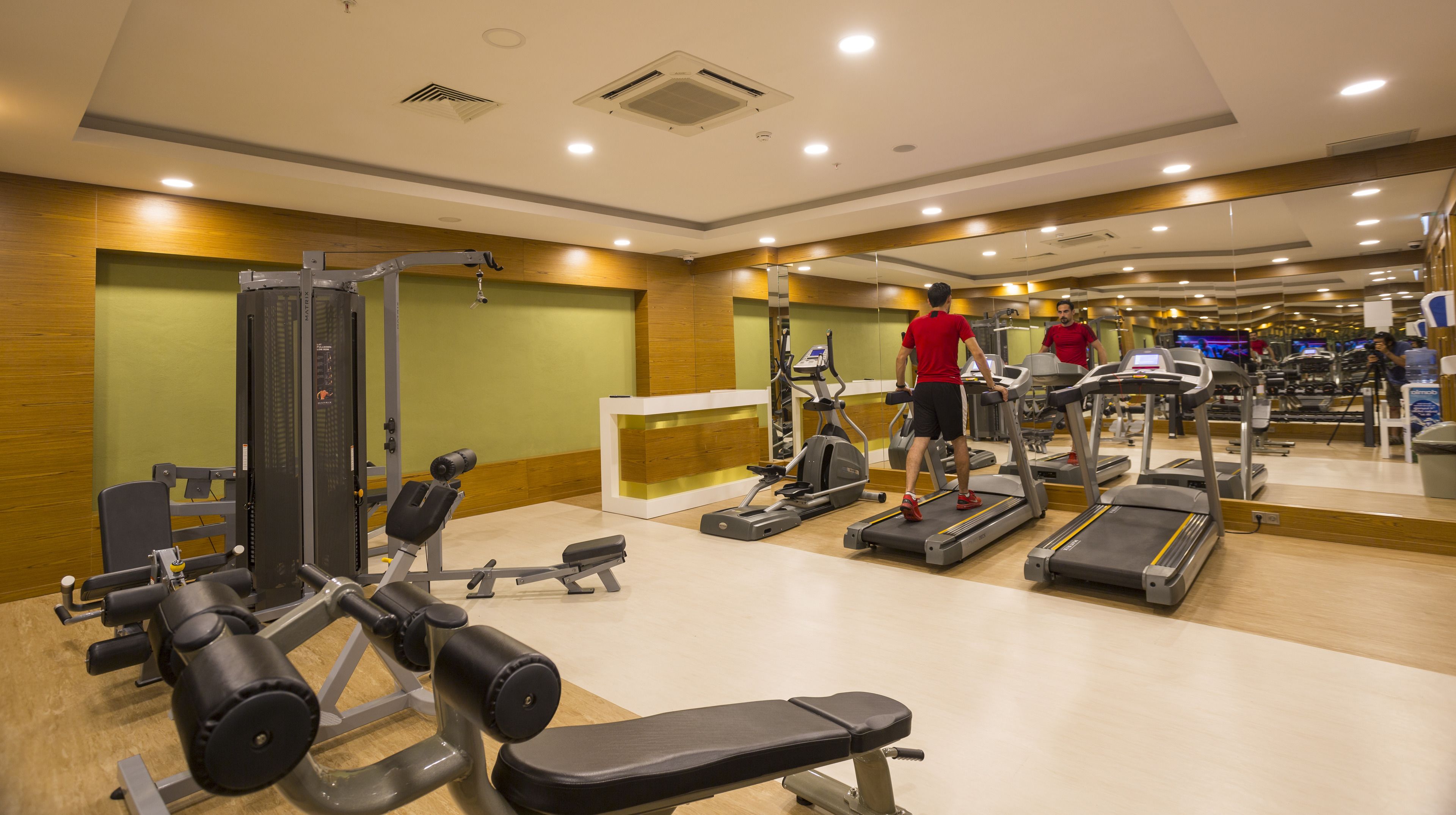 Photo - Side Royal Palace