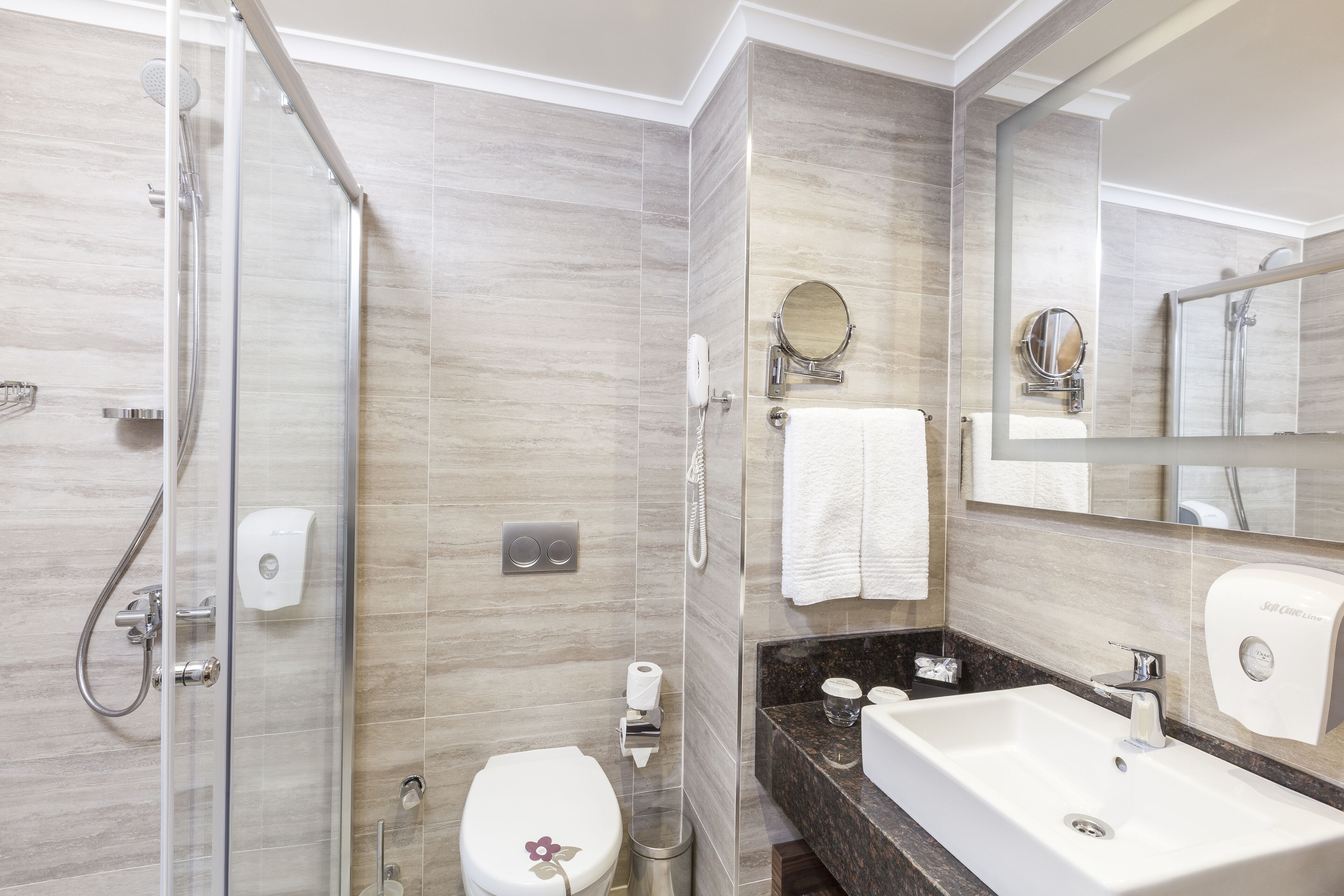 Photo - Side Royal Palace