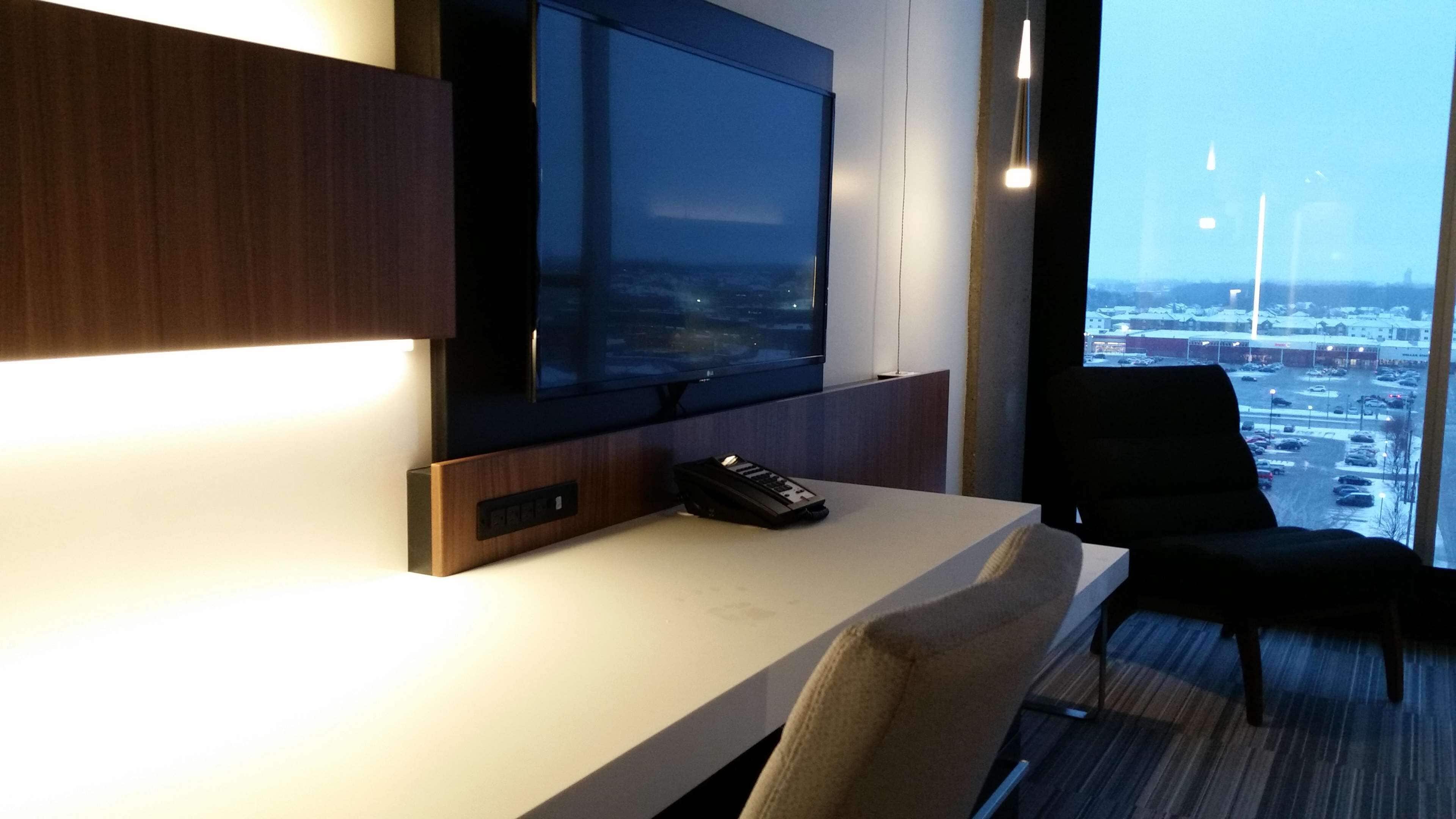 1 bedroom, egyptian cotton sheets, premium bedding, minibar