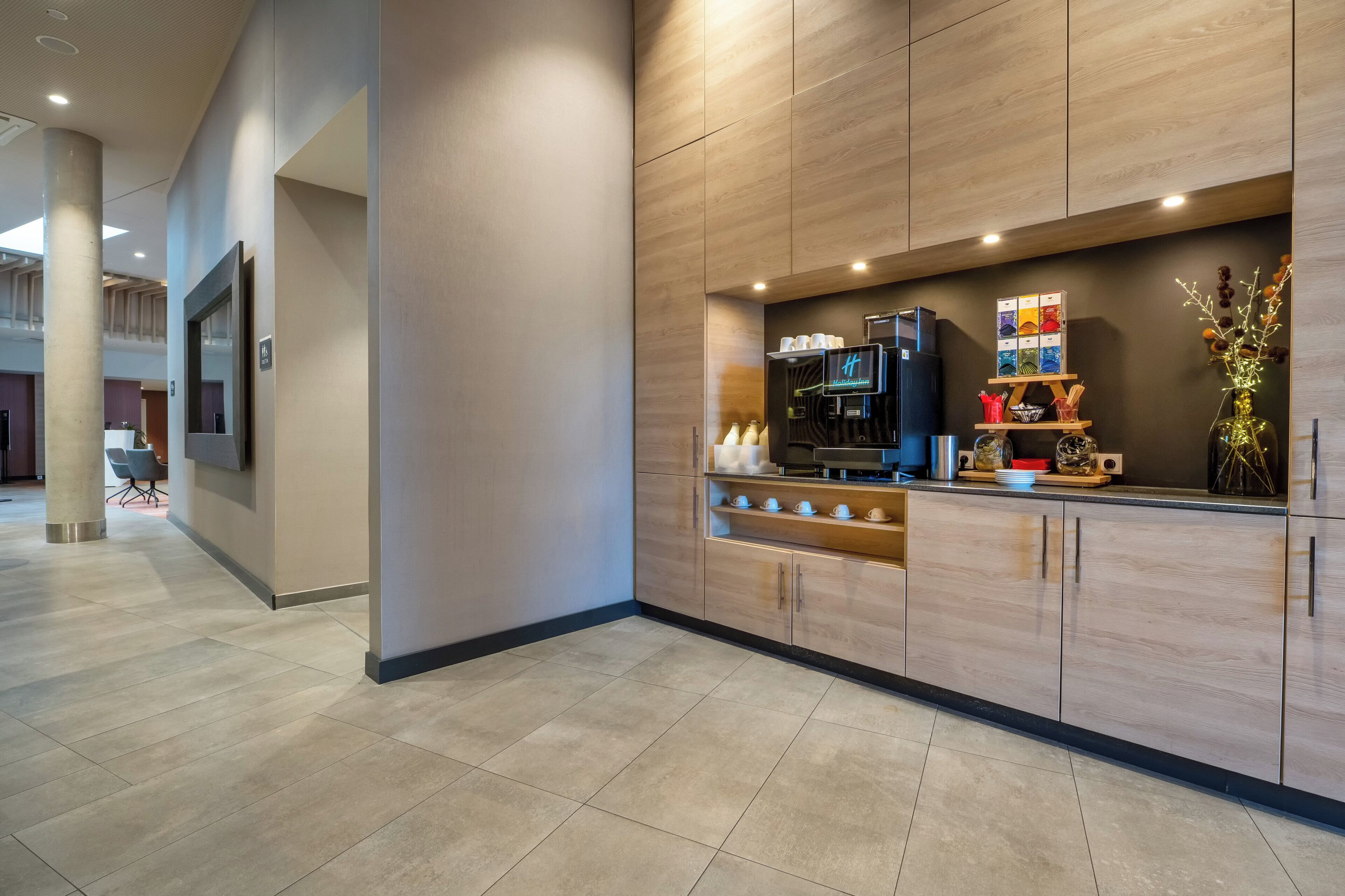Photo - Holiday Inn Frankfurt Airport by IHG