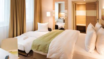 Standardrum - 1 queensize-sÀng (Minifridge) | 1 sovrum, allergitestade sÀngklÀder och vÀrdeförvaringsskÄp pÄ rummet