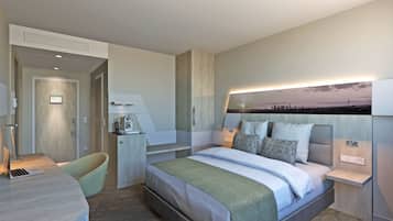 Standard Room, 1 Queen Bed (Minifridge) | 1 bedroom, hypo-allergenic bedding, in-room safe, desk
