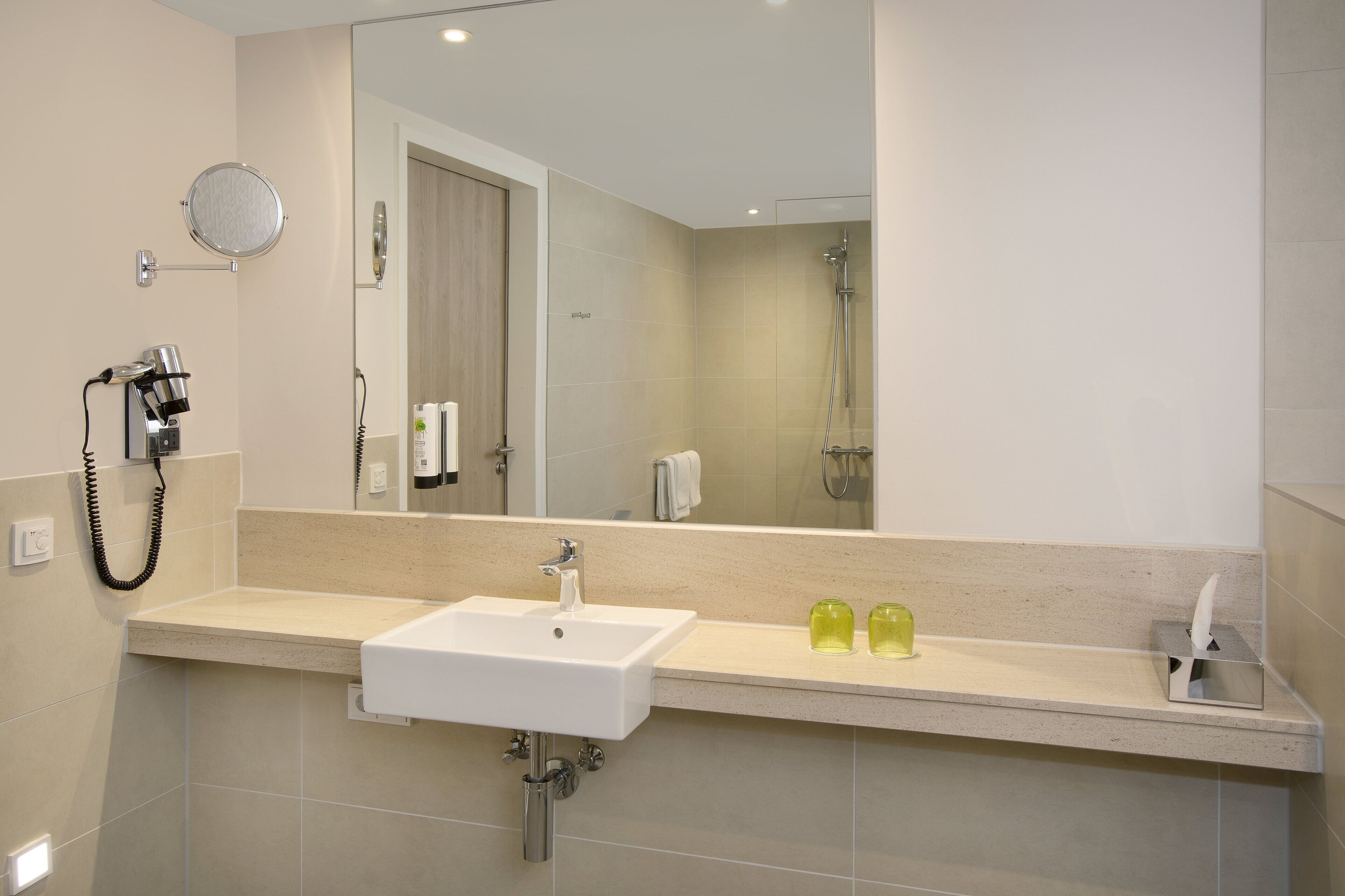 Photo - Holiday Inn Frankfurt Airport by IHG