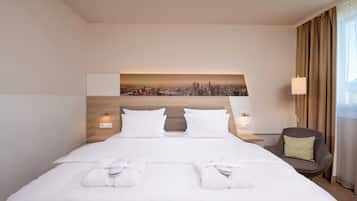 Premium Room, 1 King Bed | 1 bedroom, hypo-allergenic bedding, in-room safe, desk