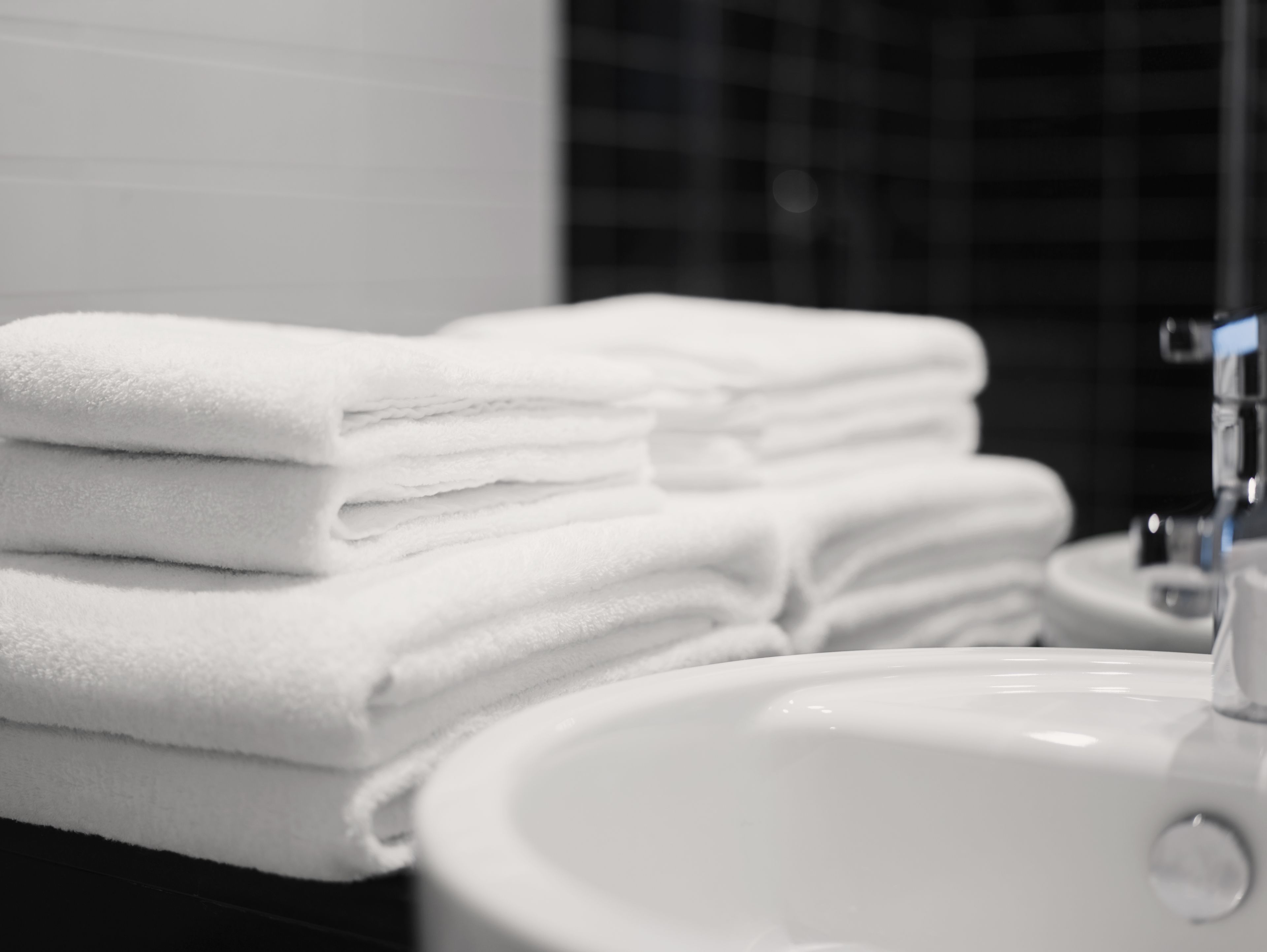 premium room, 1 king bed | 1 bedroom, hypo-allergenic bedding, in-room safe, desk