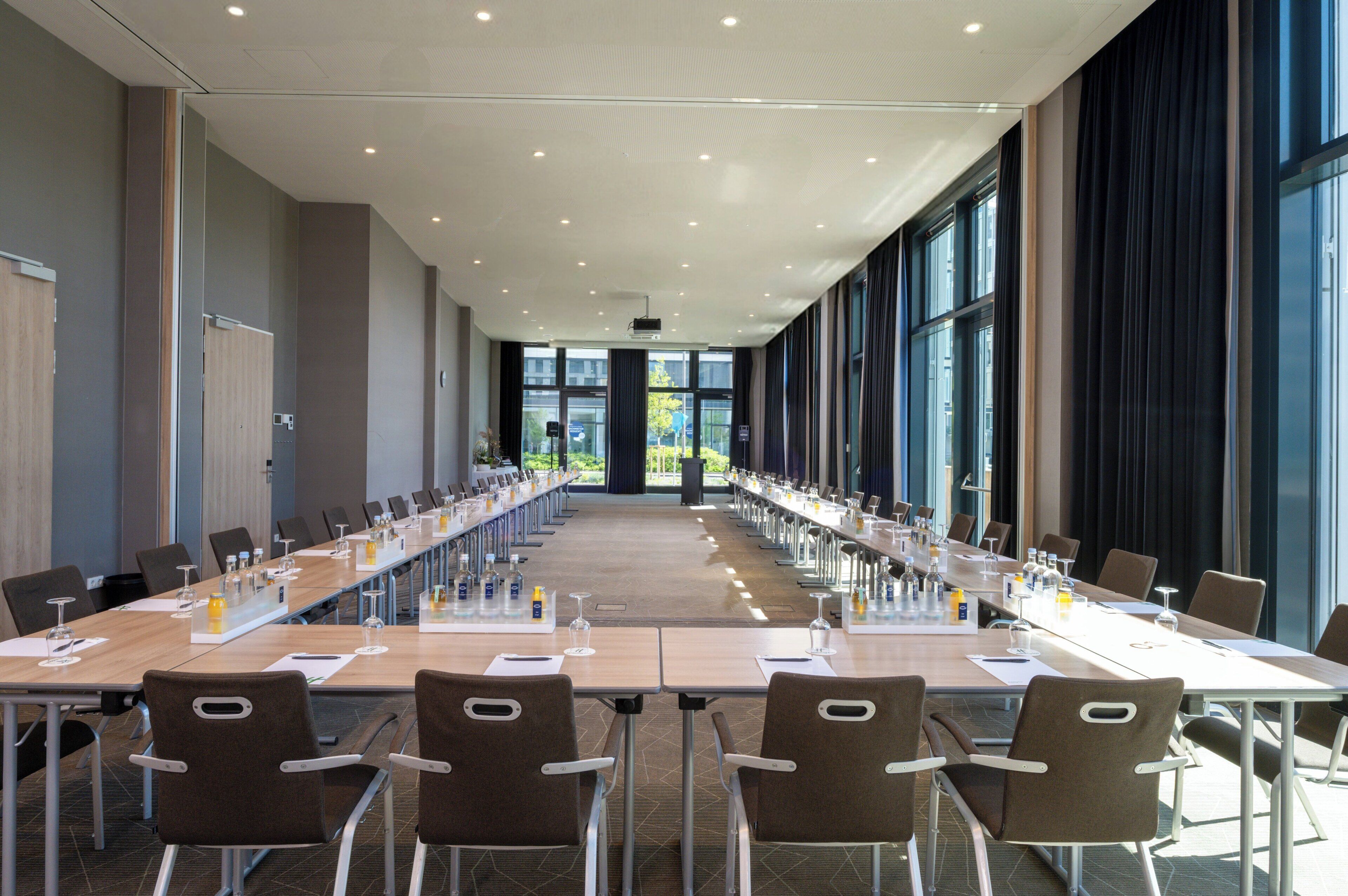 Photo - Holiday Inn Frankfurt Airport by IHG