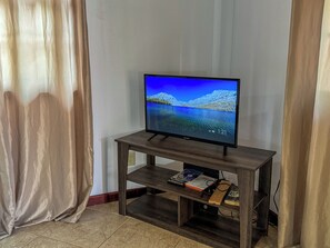Deluxe Studio | Living area