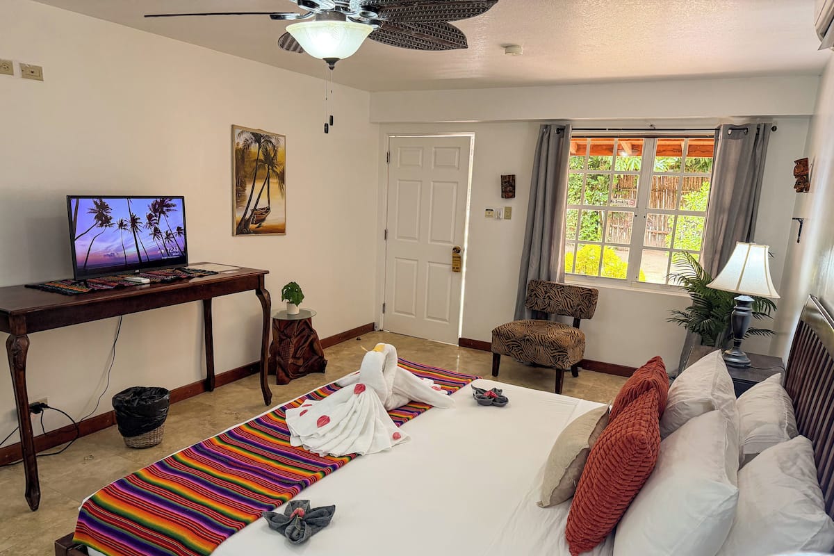 Luxury Room, 1 King Bed
