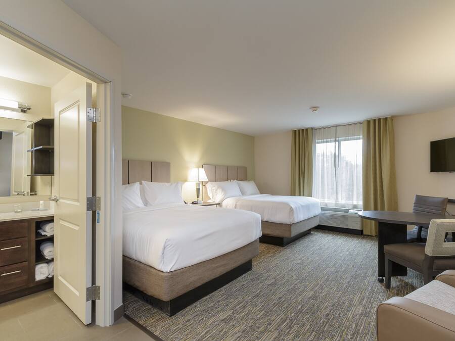 Schreibtisch, Bügeleisen/Bügelbrett, kostenlose Babybetten