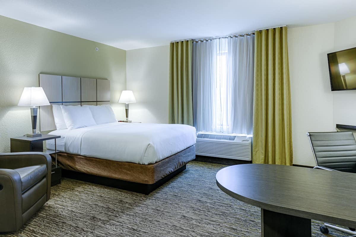 1 bedroom, in-room safe, desk, laptop workspace