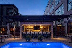 2 bars, bar en bord de piscine