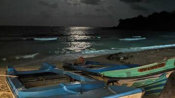 Standaard vierpersoonskamer, 2 tweepersoonsbedden, koelkast | Terras