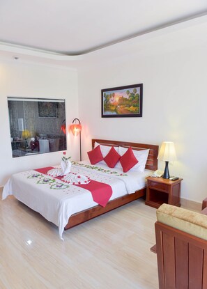 Minibar, in-room safe, desk, soundproofing - Dinata Angkor Boutique Hotel (Siem Reap)