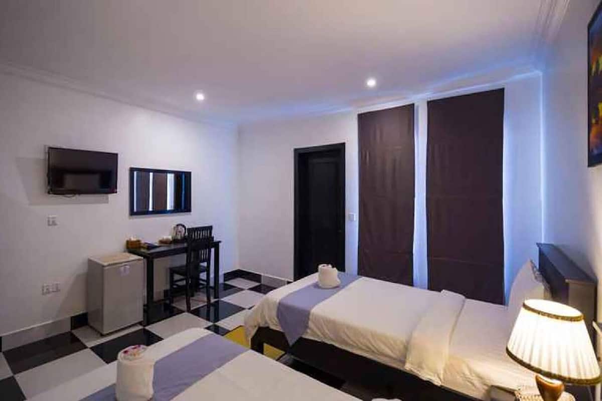 Minibar, in-room safe, desk, iron/ironing board (on request)