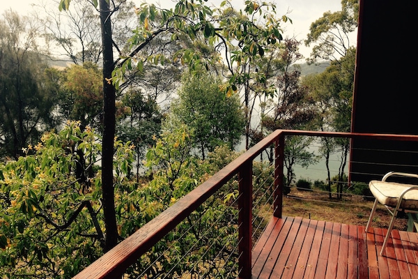 基础四人房 (Huon Pine) | 阳台