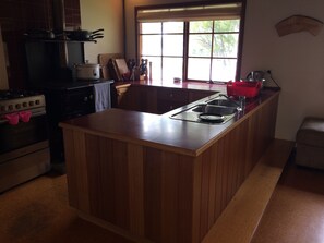 独立别墅 (7 bedrooms) | 私人厨房 | 电热水壶、烤面包机、厨具/餐具、餐桌