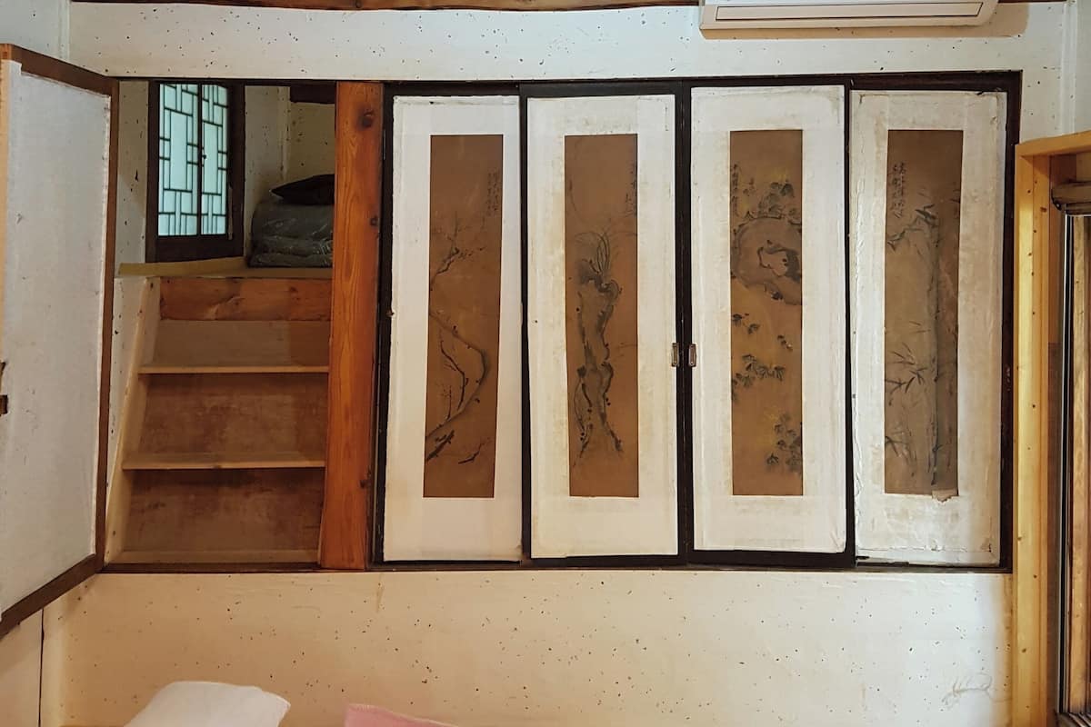 Premium bedding, free WiFi