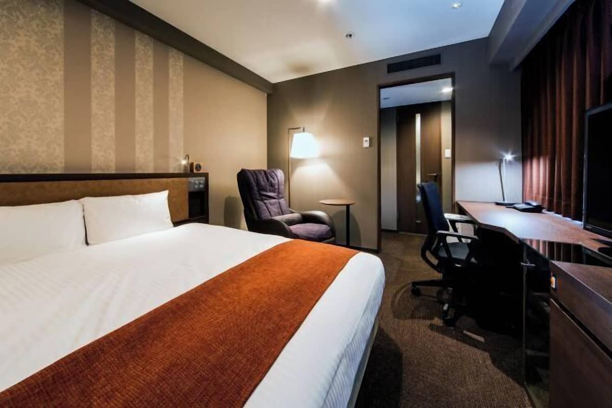 Premium bedding, down duvets, in-room safe, individually decorated