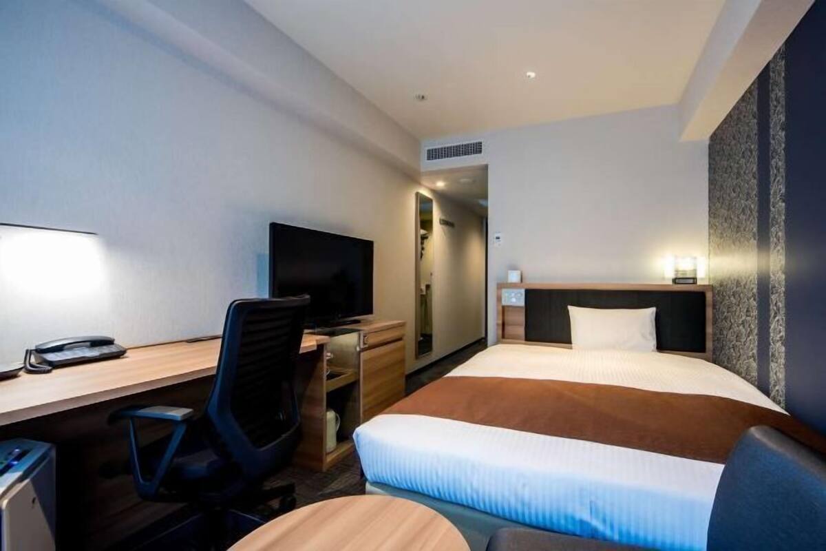 Premium bedding, down duvets, in-room safe, individually decorated