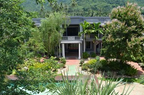 Garden - B Square Hotel (Khanom)