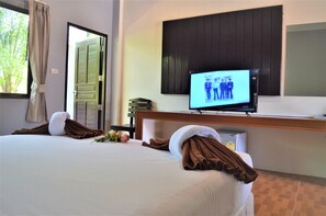 Basic Double or Twin Room | Desk, rollaway beds, free WiFi - B Square Hotel (Khanom)