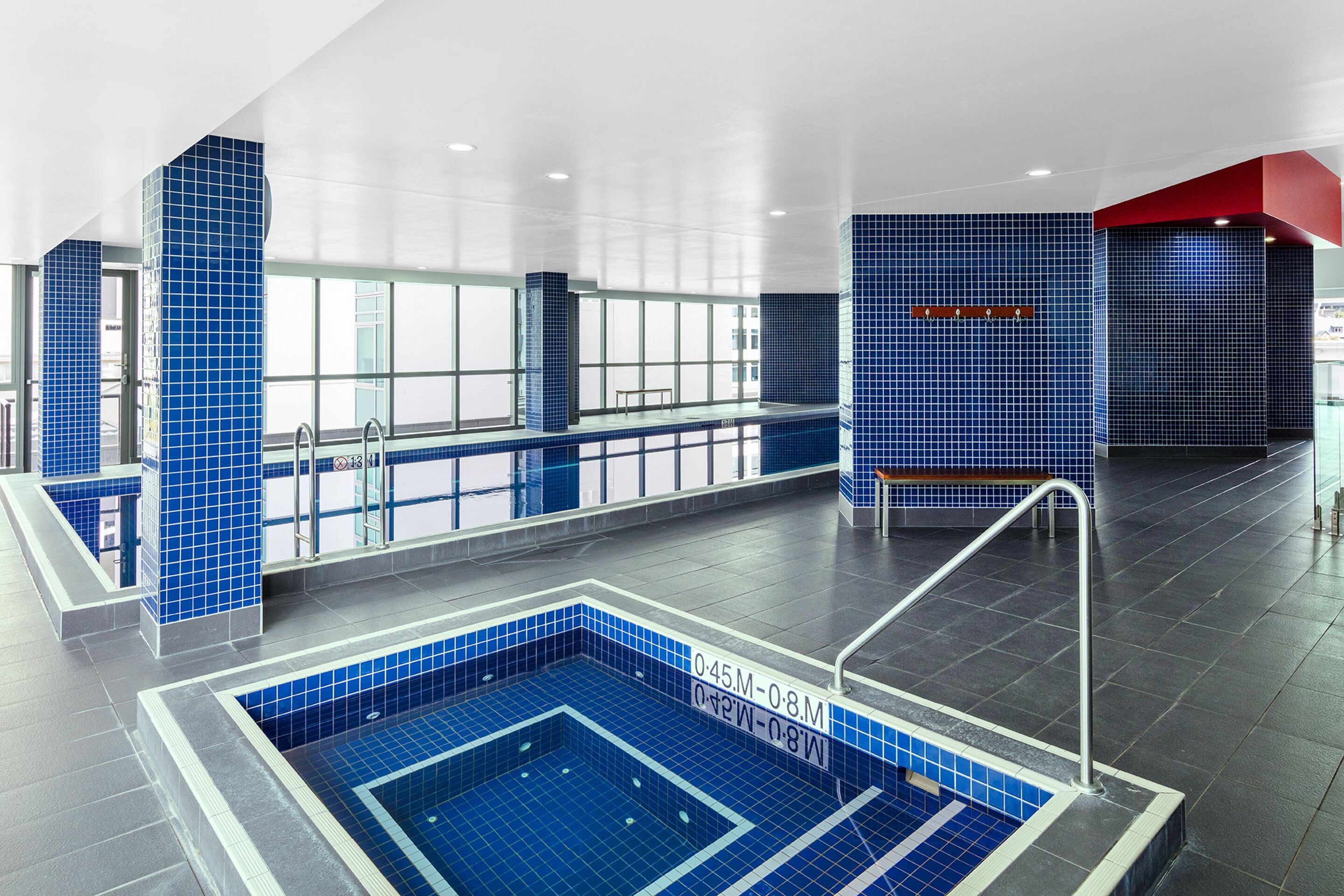 Bañera de hidromasaje interior