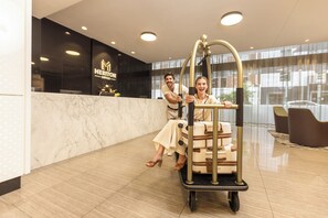 Front of property - Meriton Suites Adelaide Street, Brisbane (Brisbane)