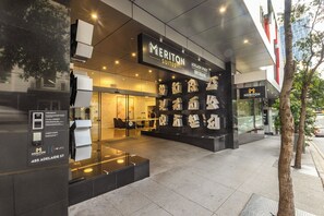 Front of property - Meriton Suites Adelaide Street, Brisbane (Brisbane)